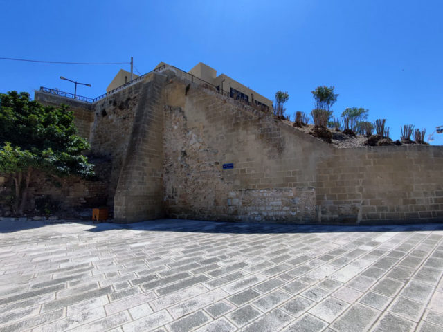 Mura Messapico Romane su Corte Capozziello